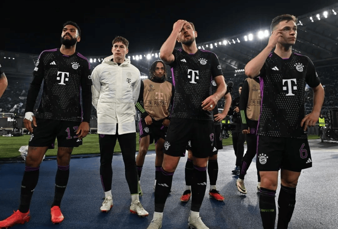 卡尔：我一直在提高右脚技术，能在17岁欧冠进球意义重大（卡尔：专注提升右脚能力，17岁欧冠破门意义非凡）