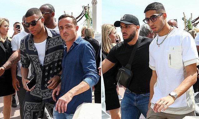 C罗为合作的AI网站宣传，视频中梅罗之争再次成为话题