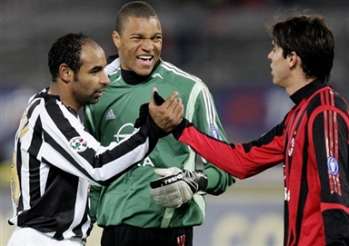 西媒：芝加哥火焰的报价太低，莱万经纪人开始接触沙特俱乐部（西媒：芝加哥火焰报价偏低，莱万经纪人转而洽谈沙特球队）