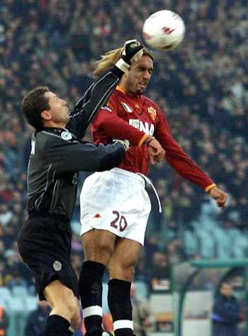 FC ONLINE｜中超争冠终章来袭！沪上双雄末轮定江山（FC ONLINE｜中超夺冠大结局将至：沪上双雄末轮一战定乾坤）