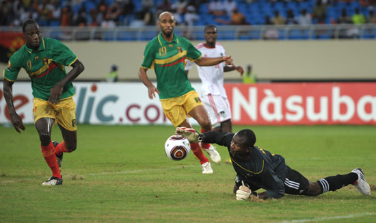 中超：山东泰山主场2-0完胜河南队