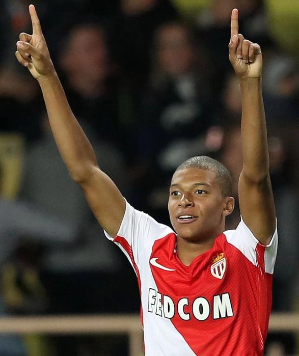 凯尔特人本赛季对50%胜率球队拿到7胜，全联盟仅次于活塞