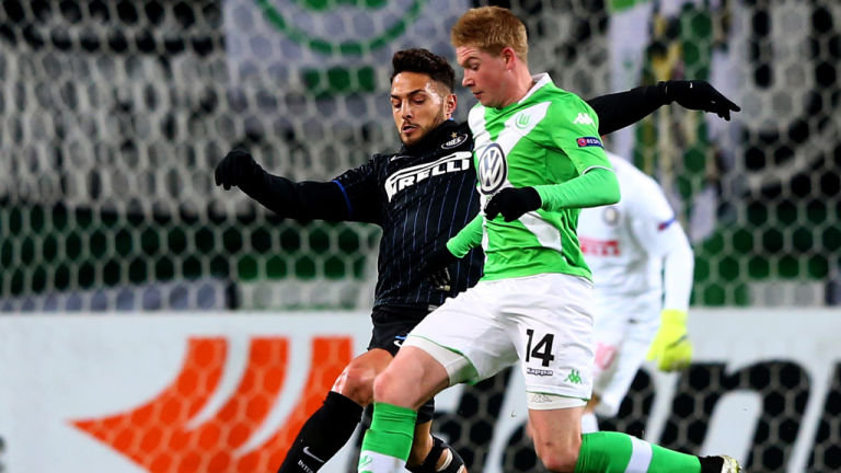 TA：热刺高层讨论后决定继续支持主帅弗兰克（TA：热刺管理层商议后决定继续力挺主帅弗兰克）